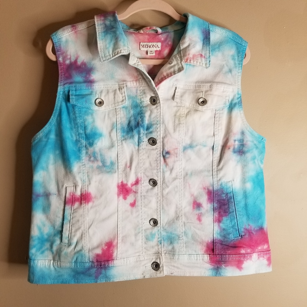 Tie dye merona white vest XL